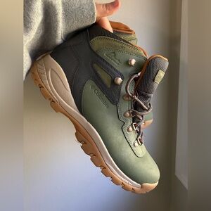 Columbia Womens Green Hiking Boots - Waterproof
